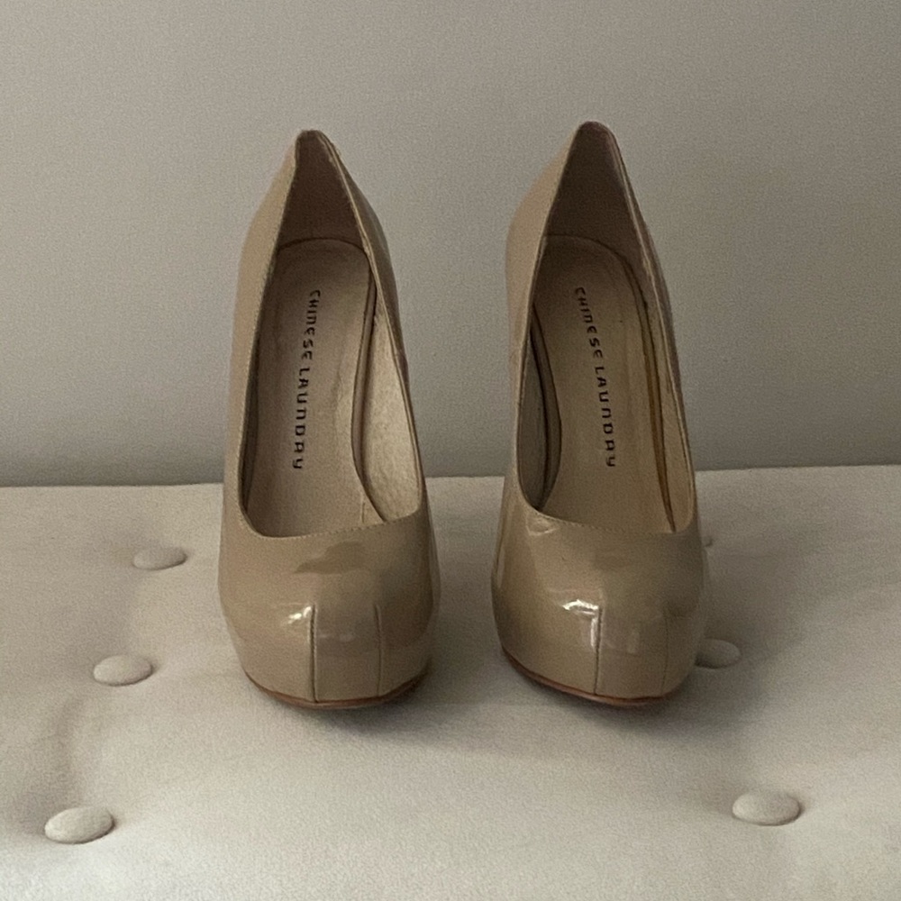 Chinese Laundry nude heels